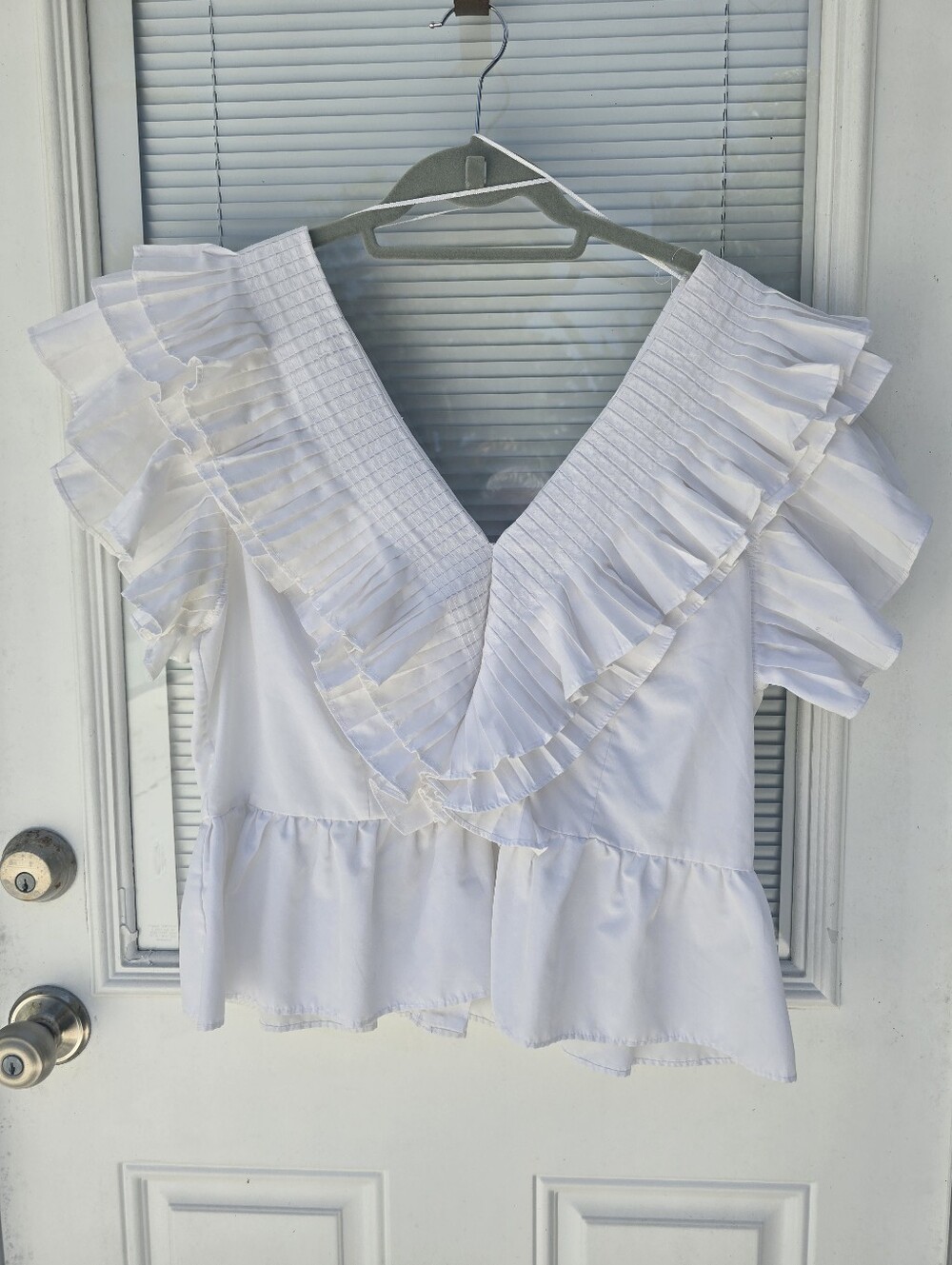 Zara White Ruffled V-Neck Women’s Top